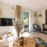 Cozy No 2 Wellness Hottub, Sauna En Houtkachel Semesterbostad Hernen