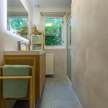 Hébergement de vacances Cozy No 2 Wellness Hottub, Sauna En Houtkachel Hernen