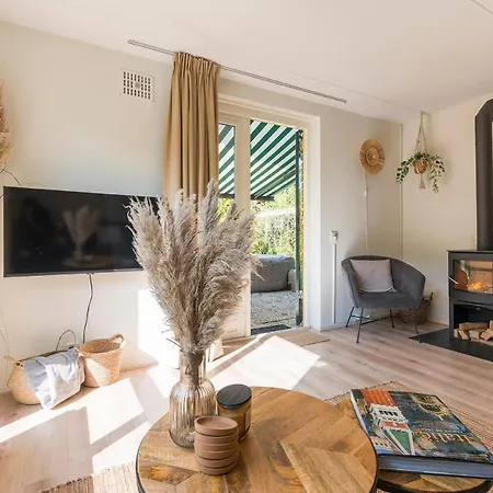 Cozy No 2 Wellness Hottub, Sauna En Houtkachel Hébergement de vacances Hernen