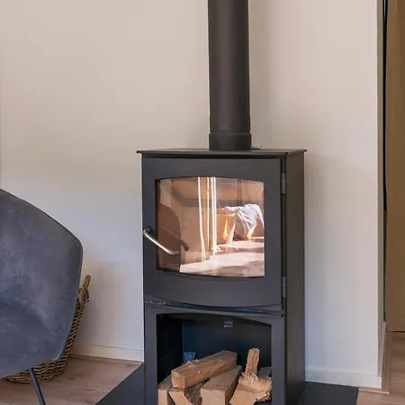 Hébergement de vacances Cozy No 2 Wellness Hottub, Sauna En Houtkachel Hernen