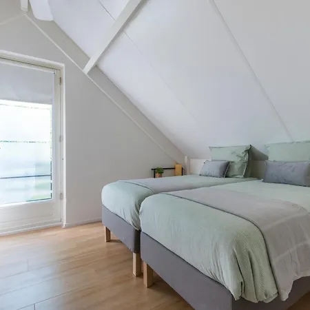 Cozy No 2 Wellness Hottub, Sauna En Houtkachel Hernen