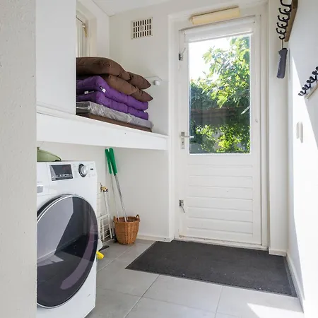 Hébergement de vacances Cozy No 2 Wellness Hottub, Sauna En Houtkachel Hernen