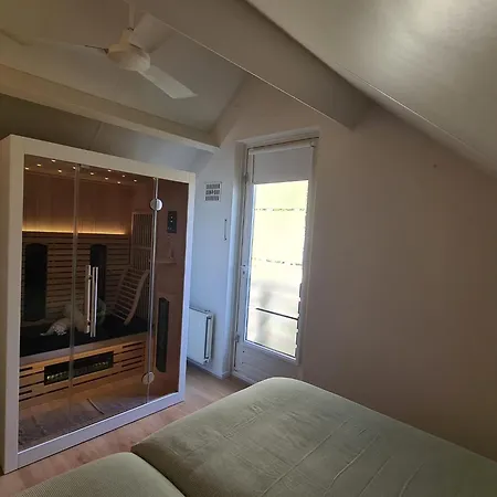 Hébergement de vacances Cozy No 2 Wellness Hottub, Sauna En Houtkachel *