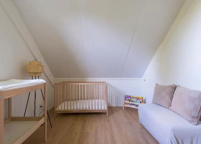 Cozy No 2 Wellness Hottub, Sauna En Houtkachel Hernen