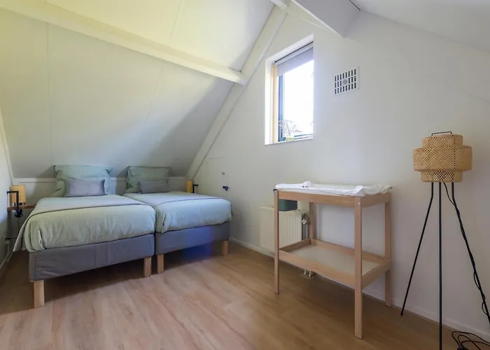 Cozy No 2 Wellness Hottub, Sauna En Houtkachel בית נופש Hernen