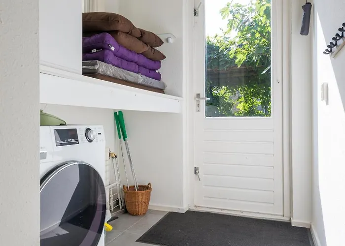 בית נופש Cozy No 2 Wellness Hottub, Sauna En Houtkachel Hernen