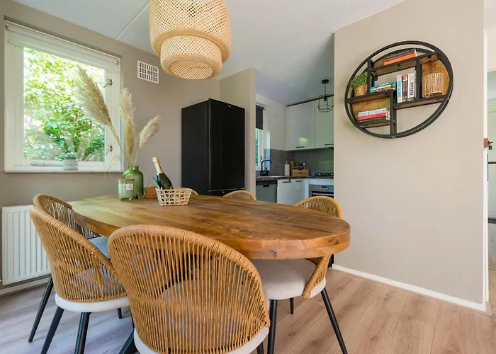 בית נופש Cozy No 2 Wellness Hottub, Sauna En Houtkachel